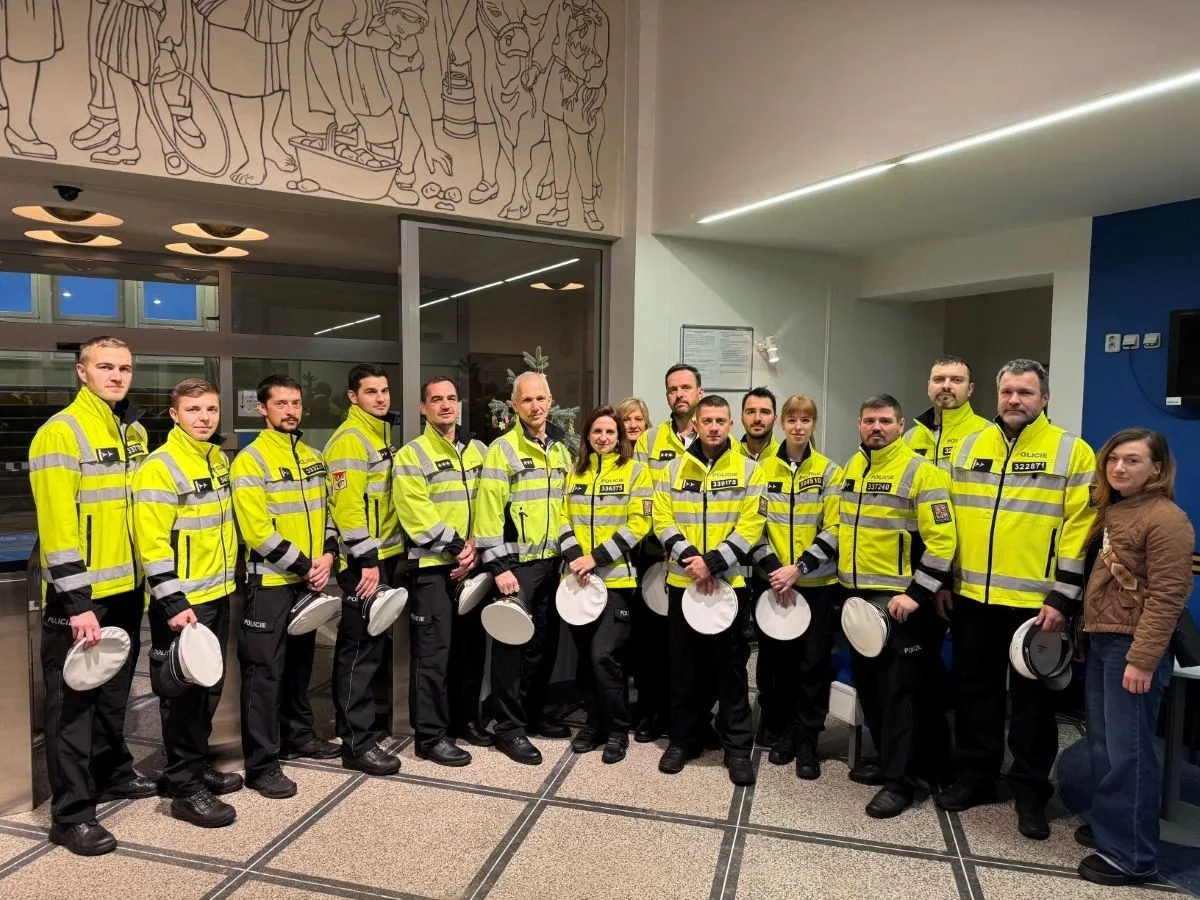 Dálniční policisté z Velkého Beranova darovali krev. Chtějí jít příkladem. Foto: Se svolením Policie ČR
