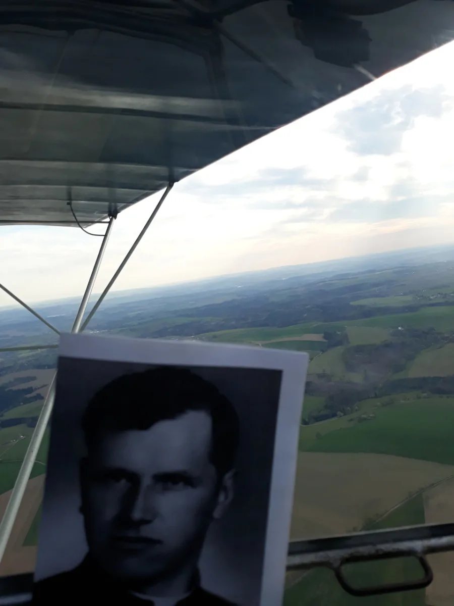 FOTO: Letec Vochyán podnikl pouť po stopách pátera Toufara, umučeného komunisty