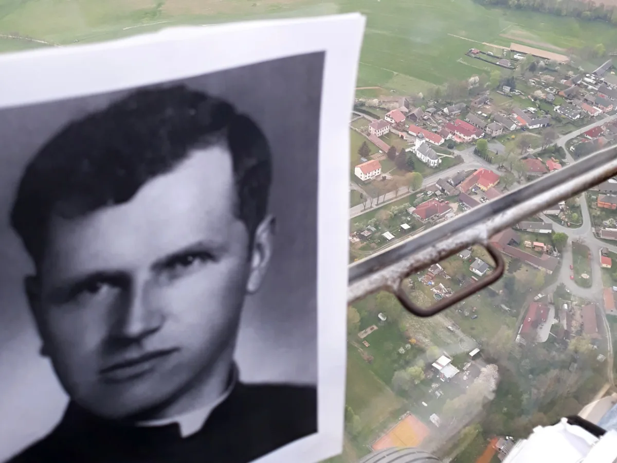 FOTO: Letec Vochyán podnikl pouť po stopách pátera Toufara, umučeného komunisty
