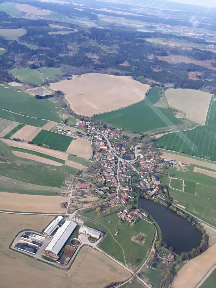 FOTO: Letec Vochyán podnikl pouť po stopách pátera Toufara, umučeného komunisty