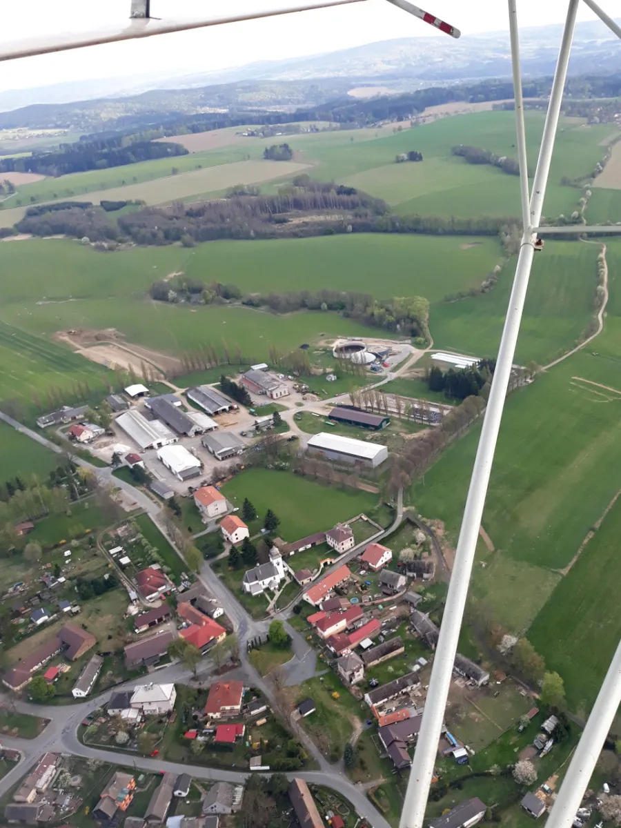 FOTO: Letec Vochyán podnikl pouť po stopách pátera Toufara, umučeného komunisty