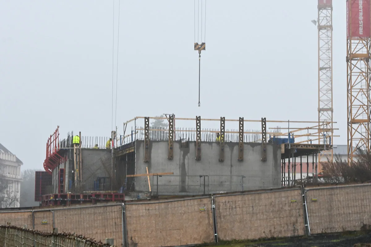 FOTO: Dokončení stavby vysokoškolských kolejí v Jihlavě je posunuté na březen 2027