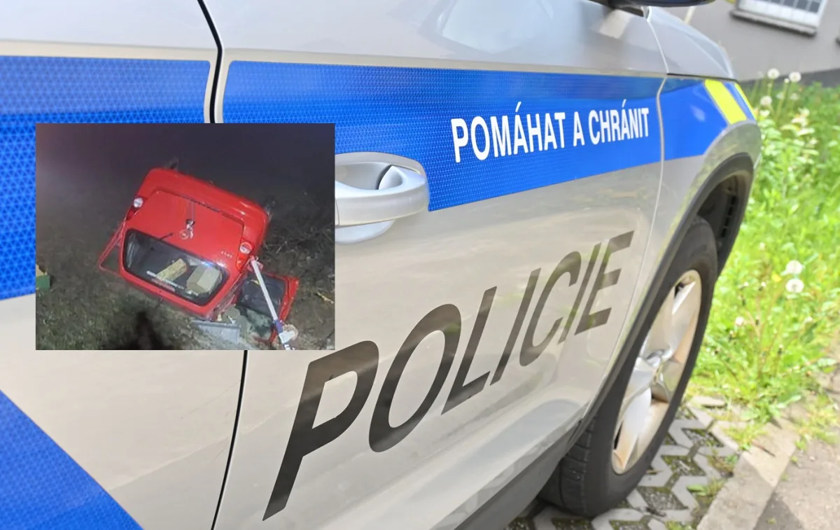 Jednaosmdesátiletý řidič skončil u Telče s autem na střeše, musel do nemocnice. Foto: Marie Buláková, se svolením Policie ČR (koláž)
