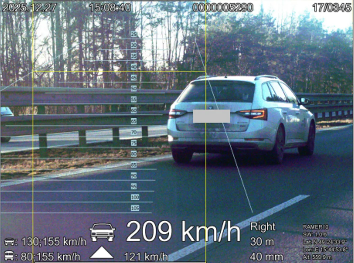 Tři řidiči jeli rychle a přišli o řidičák. Jeden se po D1 řítil rychlostí 209 km/h