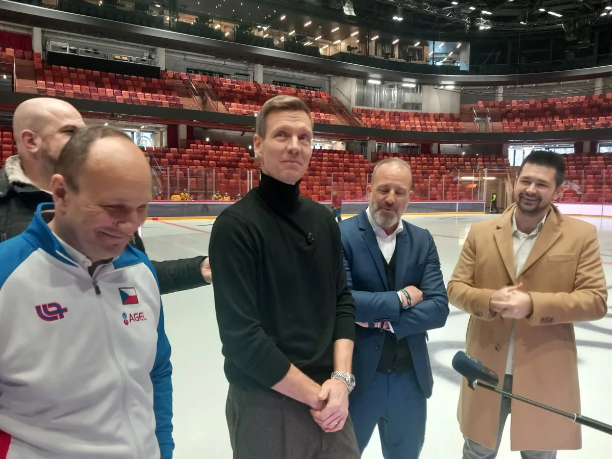 FOTO: Berdych přivezl Davis Cup do Horácké arény v Jihlavě. Tenisový svátek se blíží