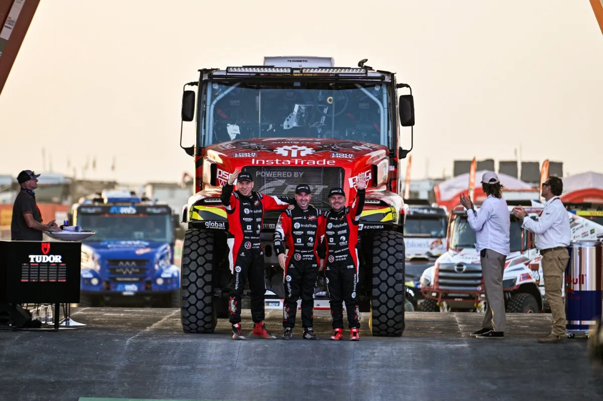 FOTO: O triumf mezi kamiony na Dakar Rally bojuje spolujezdec Křípal z Kamenice