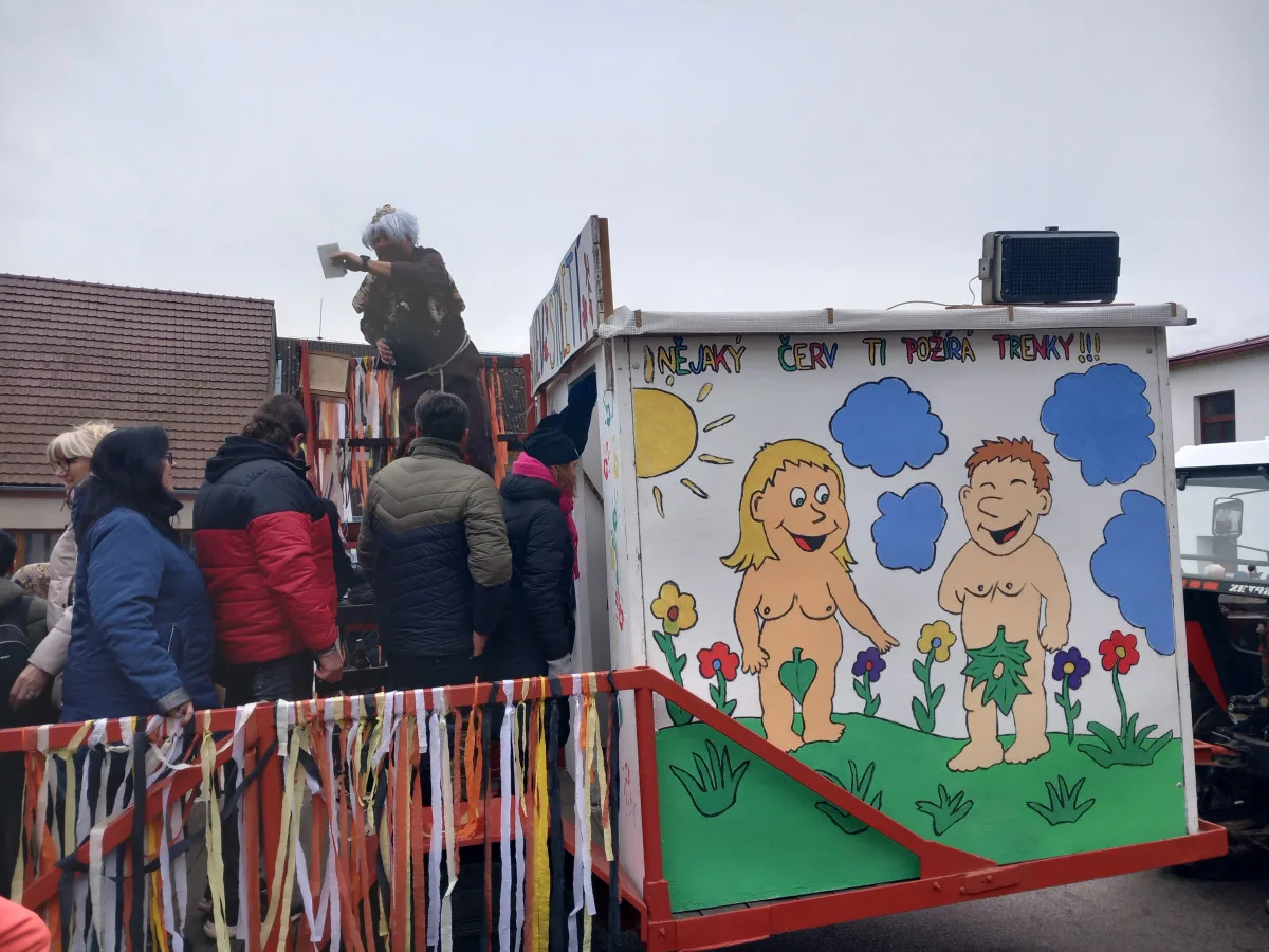 VIDEO: V Kamenici se vrátili o tisíce let zpátky. Tradiční masopust skvěle bavil