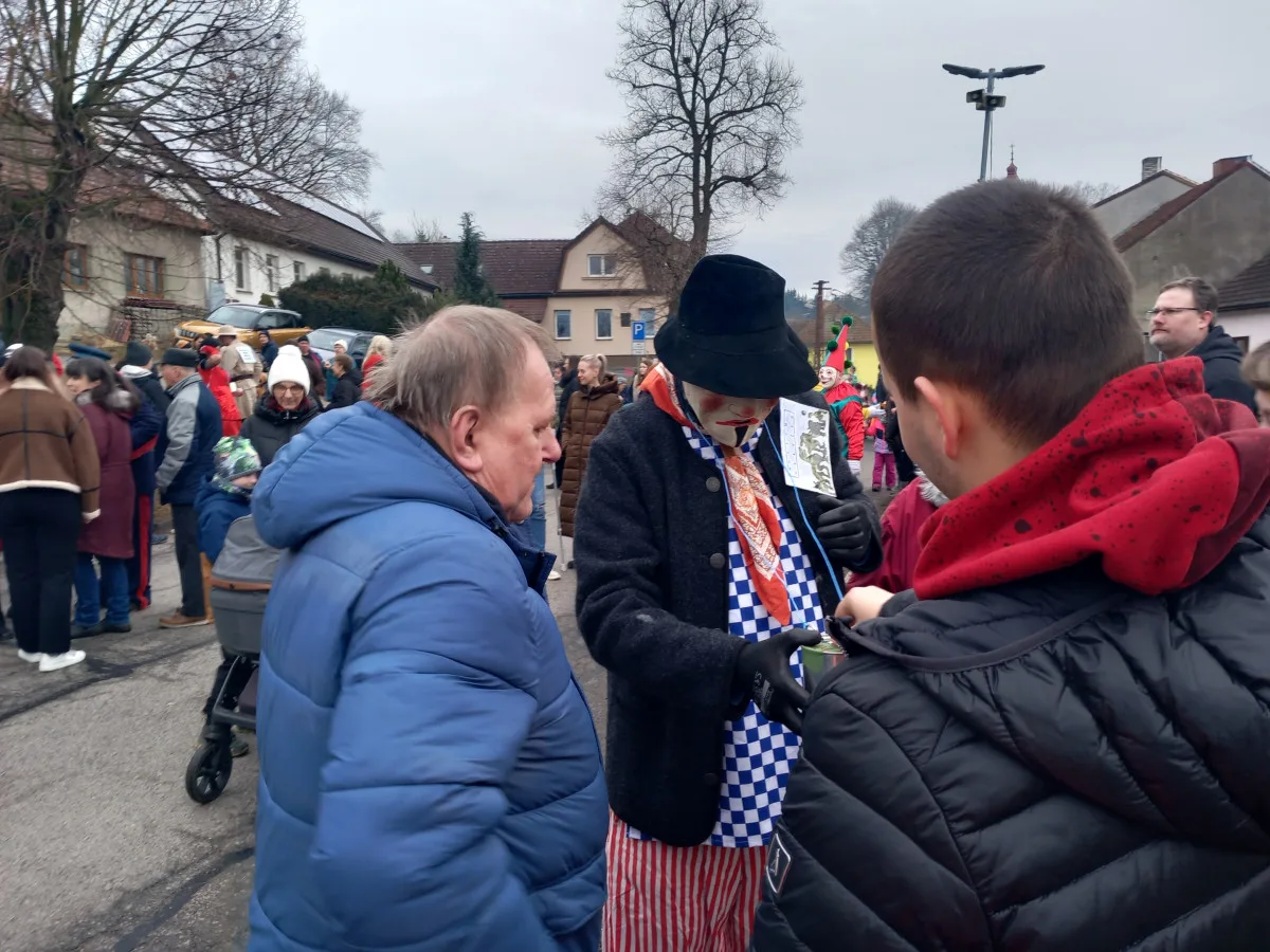 VIDEO: V Kamenici se vrátili o tisíce let zpátky. Tradiční masopust skvěle bavil