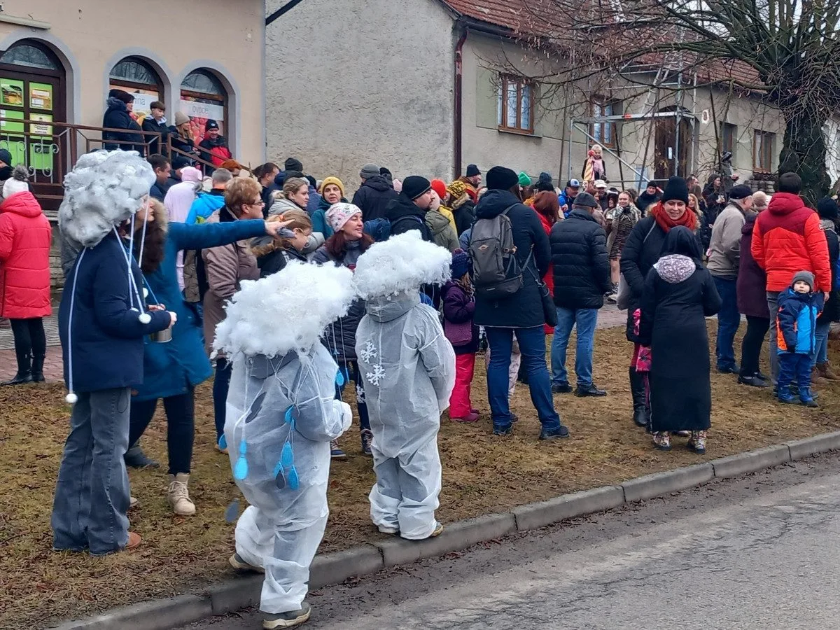 VIDEO: V Kamenici se vrátili o tisíce let zpátky. Tradiční masopust skvěle bavil