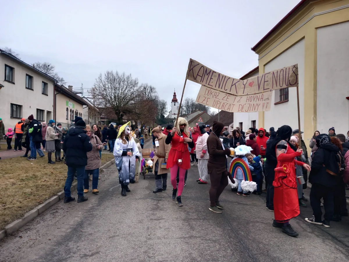 VIDEO: V Kamenici se vrátili o tisíce let zpátky. Tradiční masopust skvěle bavil