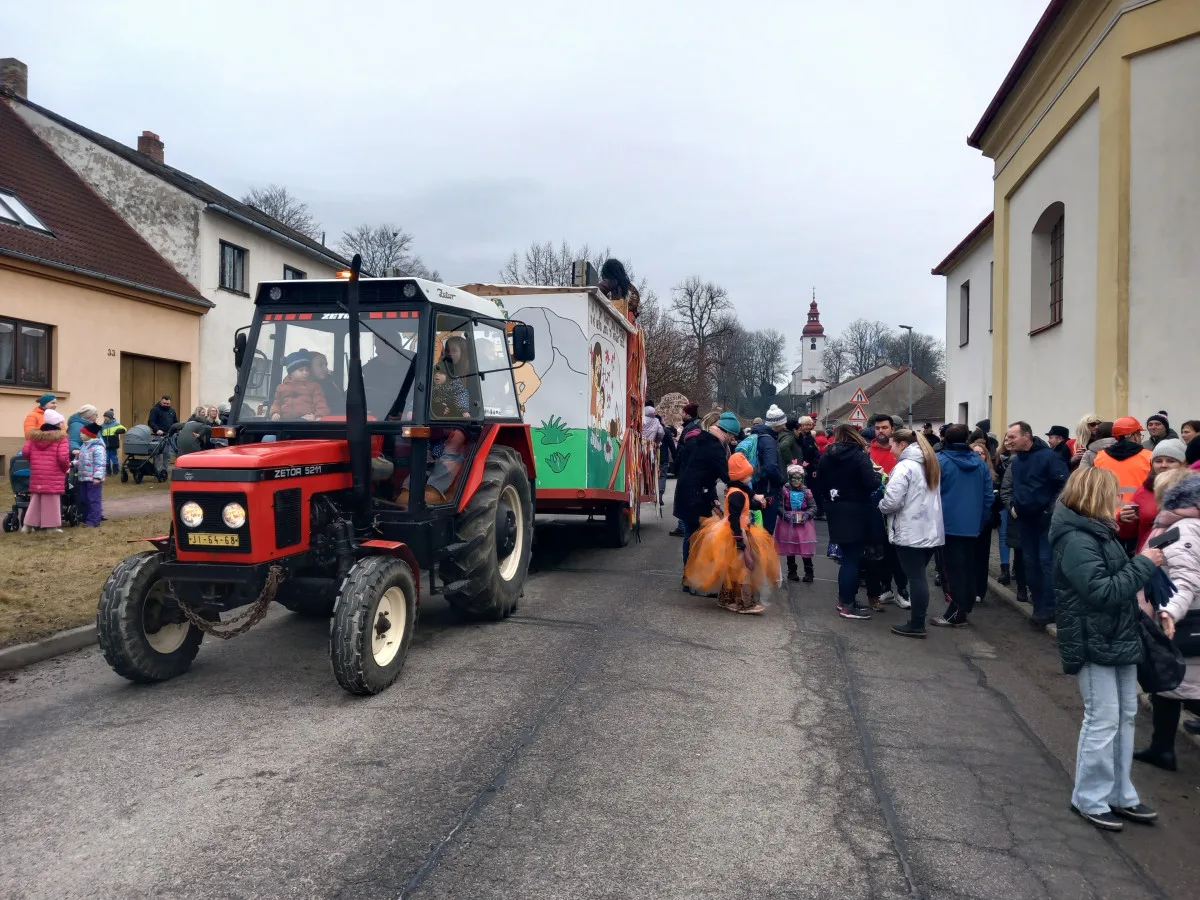 VIDEO: V Kamenici se vrátili o tisíce let zpátky. Tradiční masopust skvěle bavil