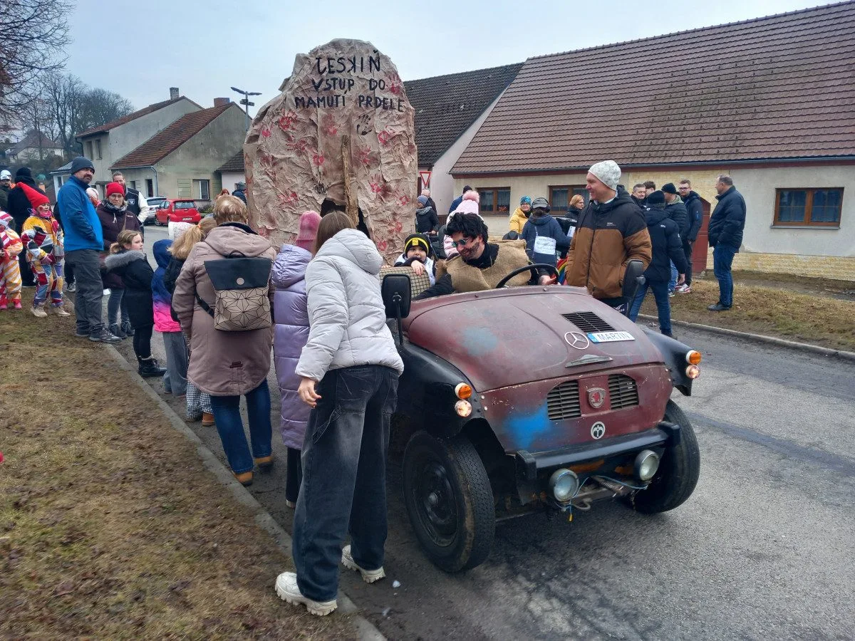 VIDEO: V Kamenici se vrátili o tisíce let zpátky. Tradiční masopust skvěle bavil