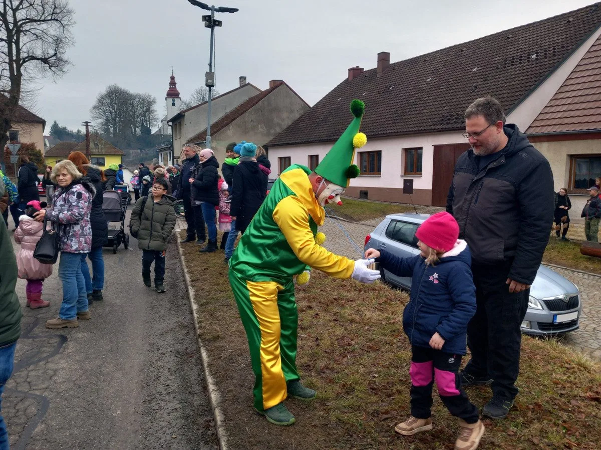 VIDEO: V Kamenici se vrátili o tisíce let zpátky. Tradiční masopust skvěle bavil