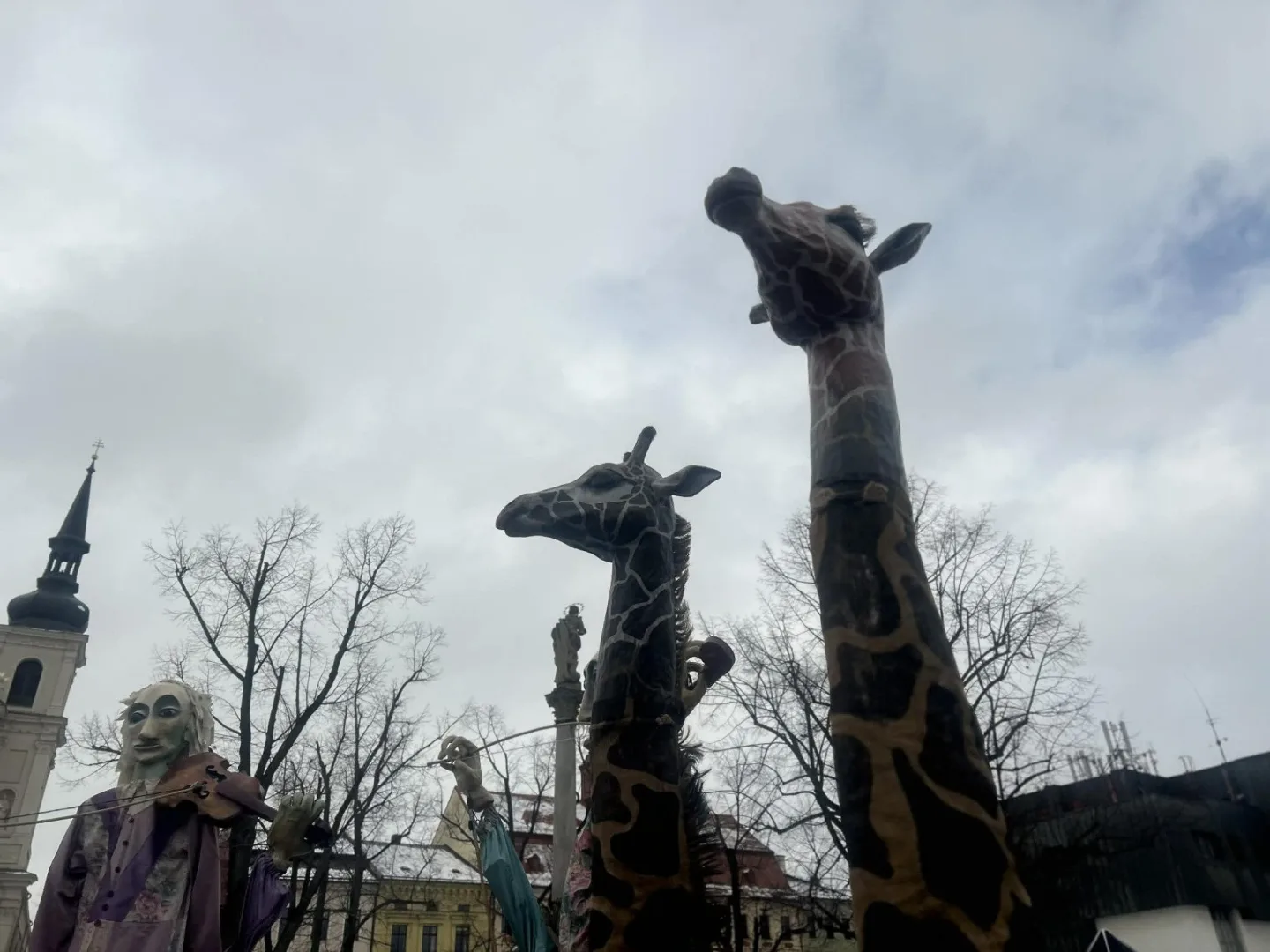 FOTO + VIDEO: Jihlavské ulice žijí Masopustním průvodem, zapojily se desítky masek