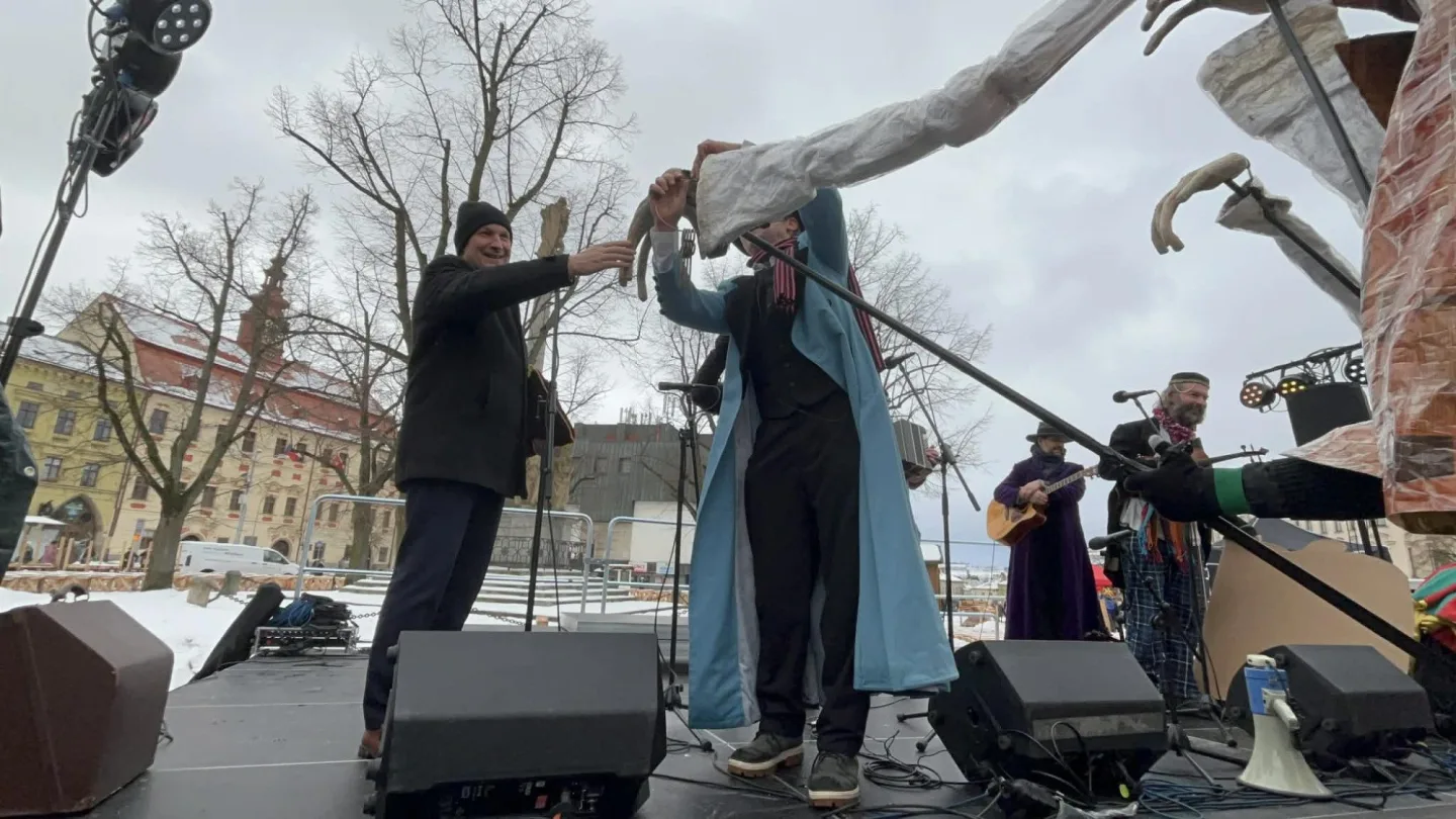 FOTO + VIDEO: Jihlavské ulice žijí Masopustním průvodem, zapojily se desítky masek