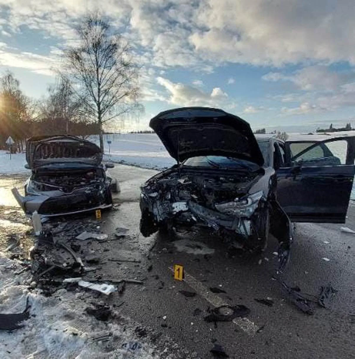 Odpolední nehoda dvou aut na Pelhřimovsku: Na místě jsou zranění