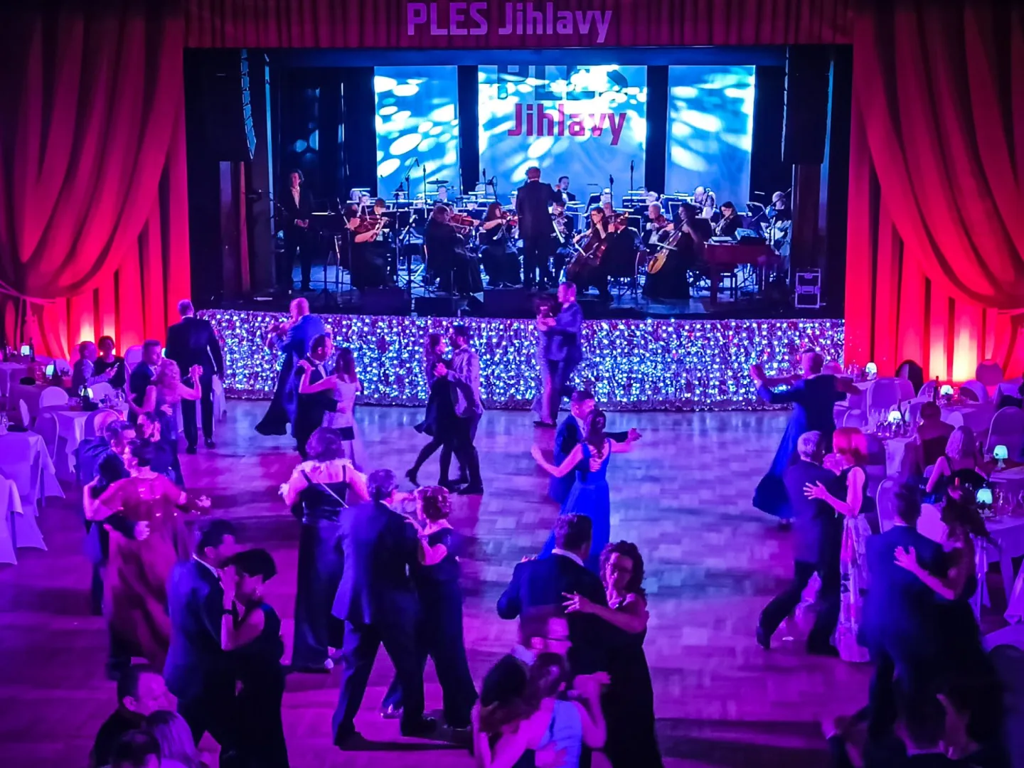 K tanci zahrála Filharmonie Gustava Mahlera