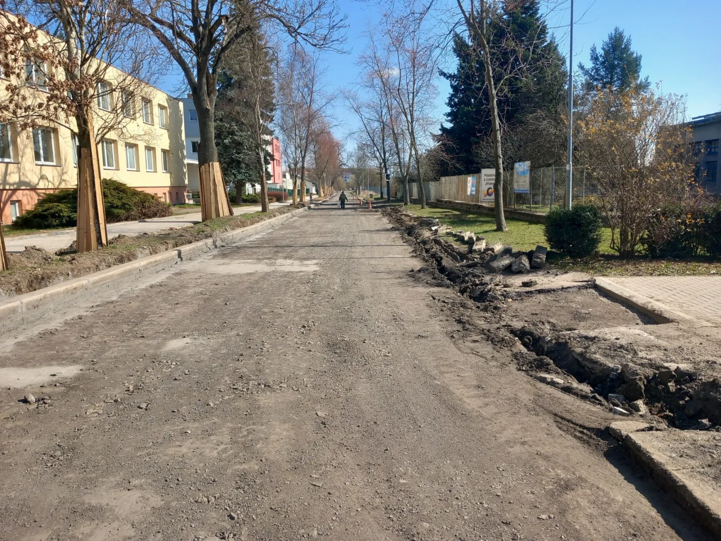 FOTO: Rantířovská ulice je opět rozkopaná. Velký problém to je i pro jihlavskou prádelnu