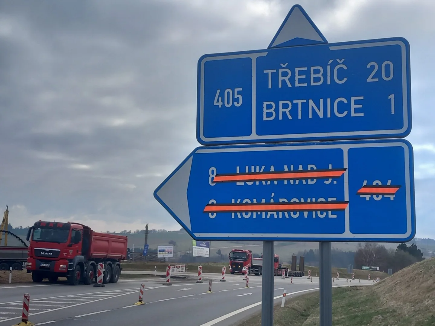 FOTO: Brtnice odříznutá od světa. Zavřené jsou trasy na Třebíč, Luka i Panskou Lhotu