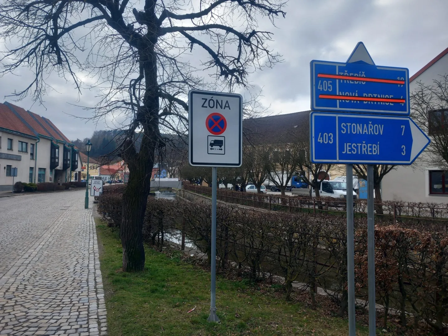 FOTO: Brtnice odříznutá od světa. Zavřené jsou trasy na Třebíč, Luka i Panskou Lhotu