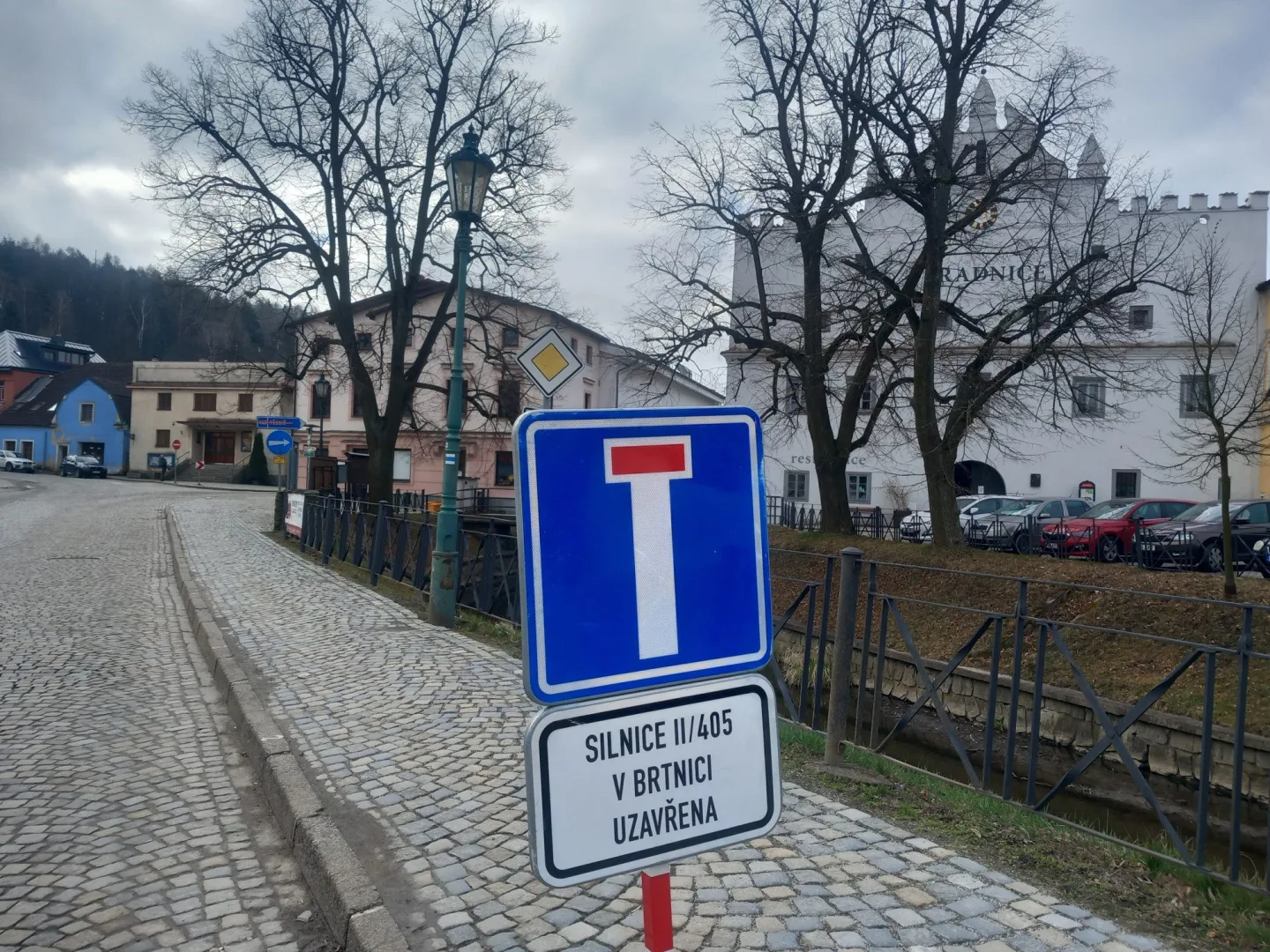 FOTO: Brtnice odříznutá od světa. Zavřené jsou trasy na Třebíč, Luka i Panskou Lhotu