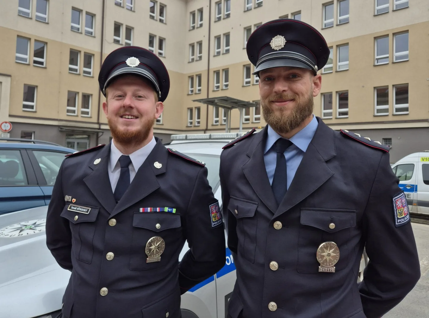  Oceněná dvojice policistů, zleva: Tomáš Větrovský a Robert Soukup