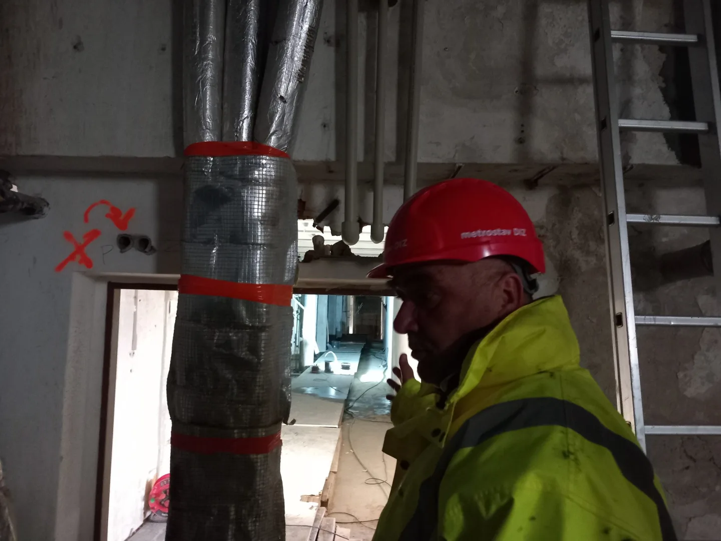 VIDEO, FOTO: Rekonstrukce bazénu Rošického míří do finále. Plavce přivítá už v srpnu