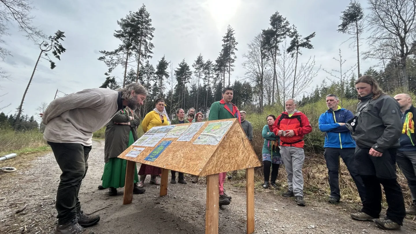 Den proti úložišti: V lokalitě Hrádek otvírali studánky. Vrtáka vyhnaly lesní víly