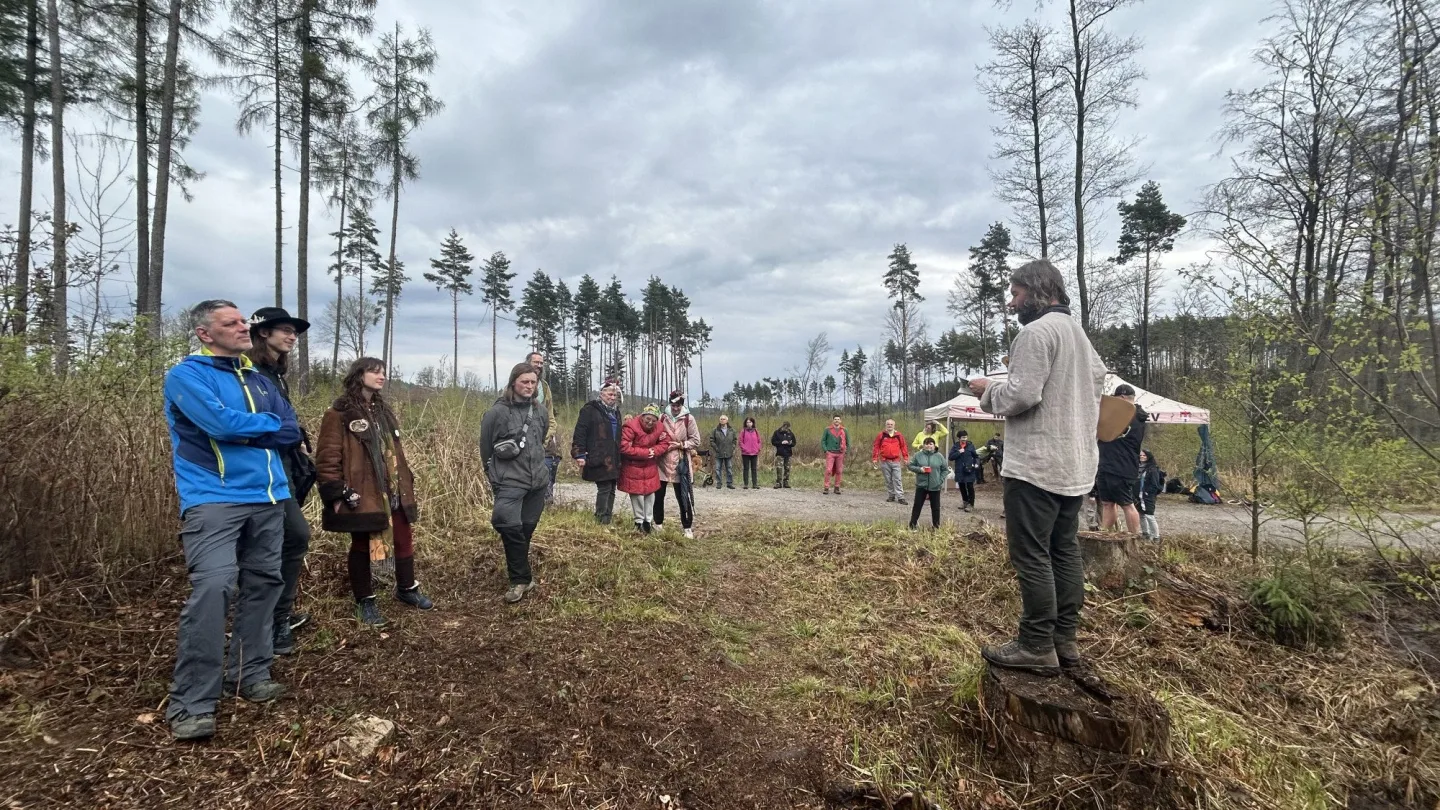 Den proti úložišti: V lokalitě Hrádek otvírali studánky. Vrtáka vyhnaly lesní víly