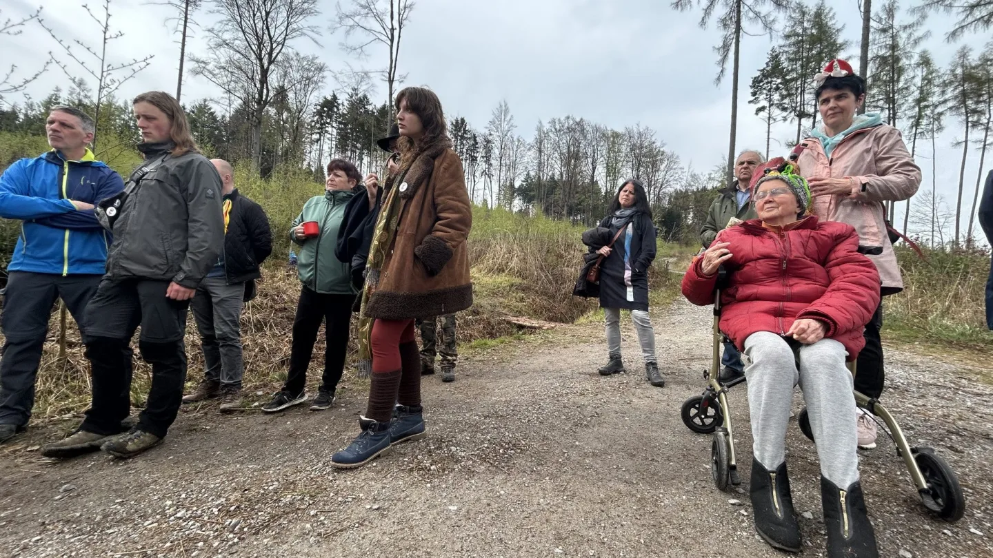 Den proti úložišti: V lokalitě Hrádek otvírali studánky. Vrtáka vyhnaly lesní víly