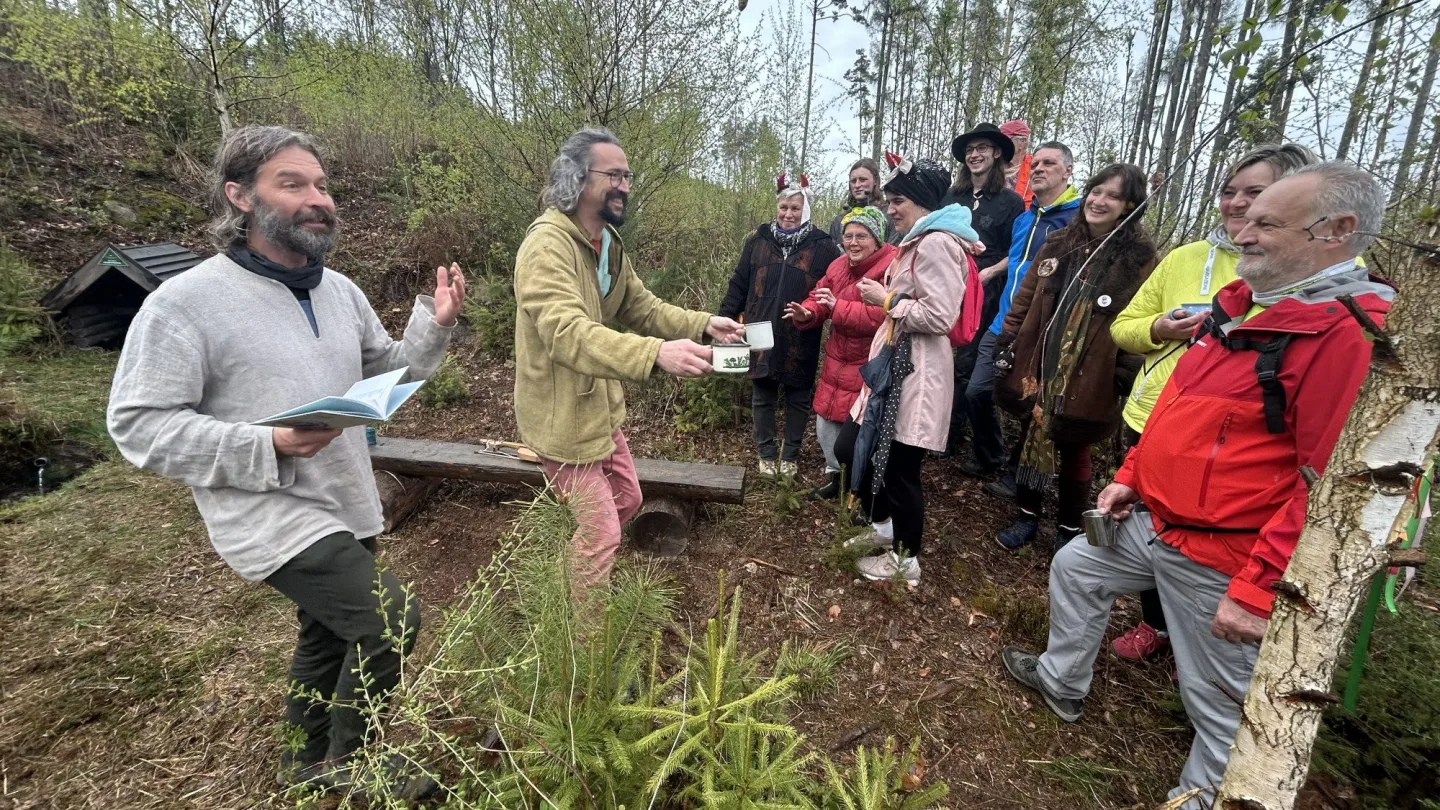 Den proti úložišti: V lokalitě Hrádek otvírali studánky. Vrtáka vyhnaly lesní víly