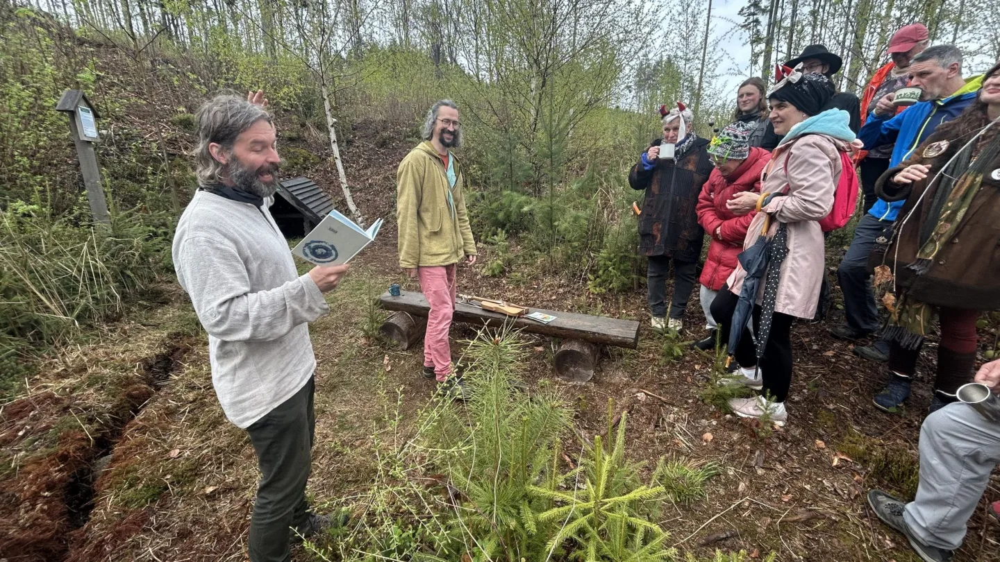 Den proti úložišti: V lokalitě Hrádek otvírali studánky. Vrtáka vyhnaly lesní víly