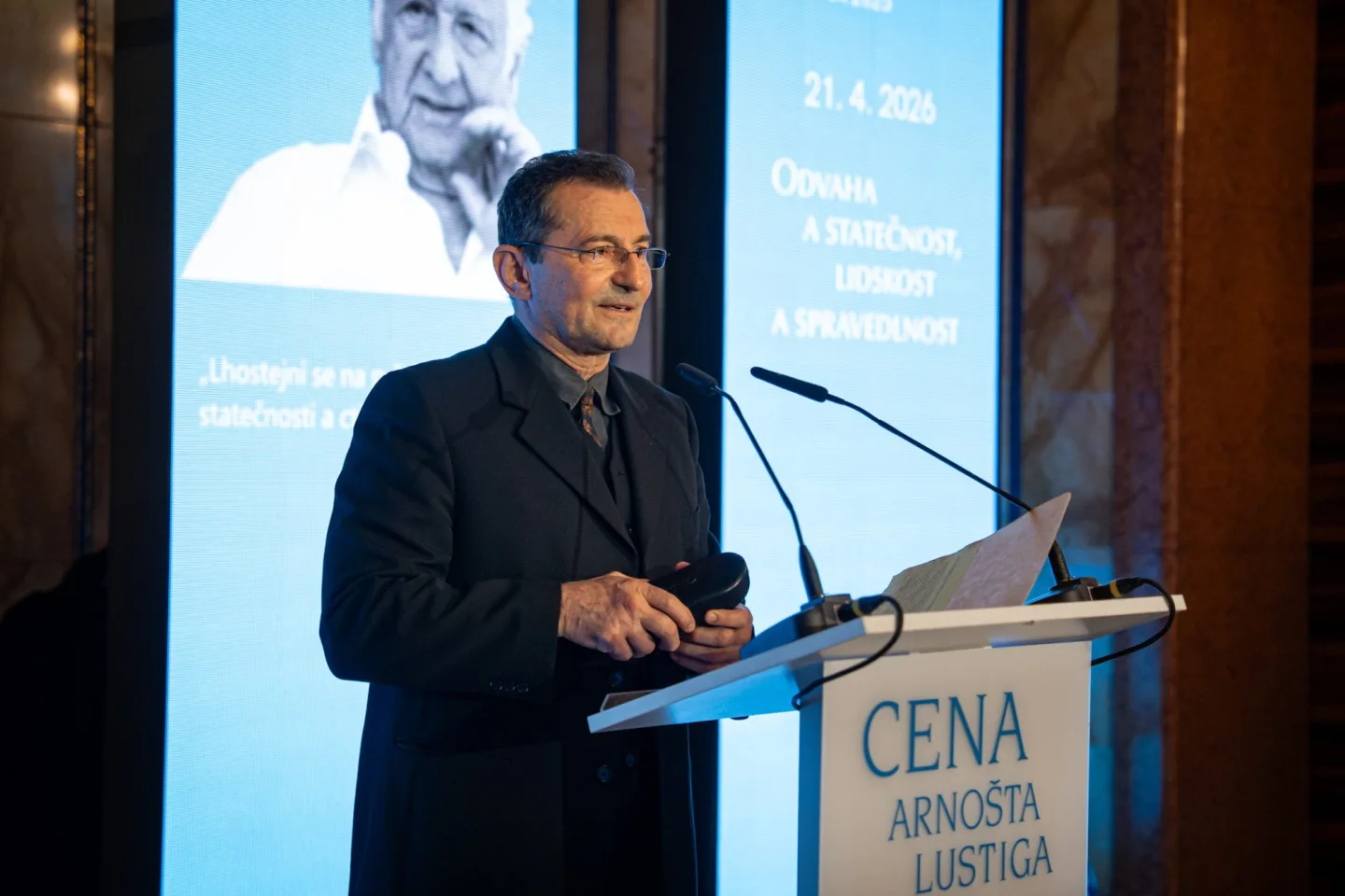Odvaha, lidskost, spravedlnost. Cenu Arnošta Lustiga získal Ondřej Vetchý