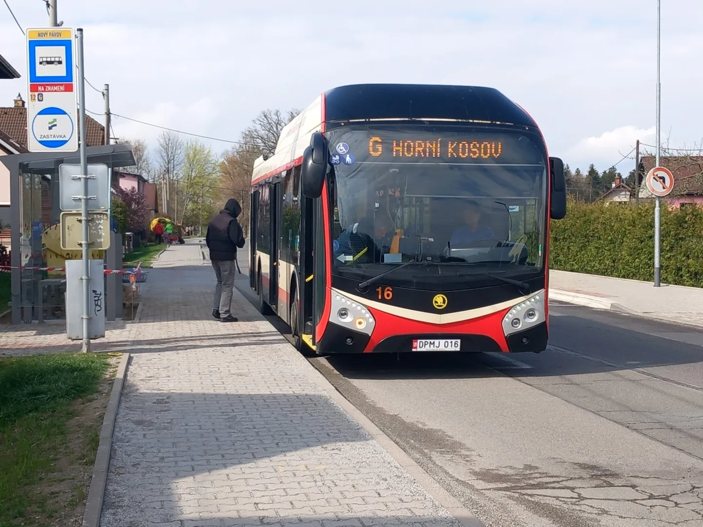 Občany Pávova trápí hluk z dálnice. Nemohou ale nic dělat, dle měření je pod limitem