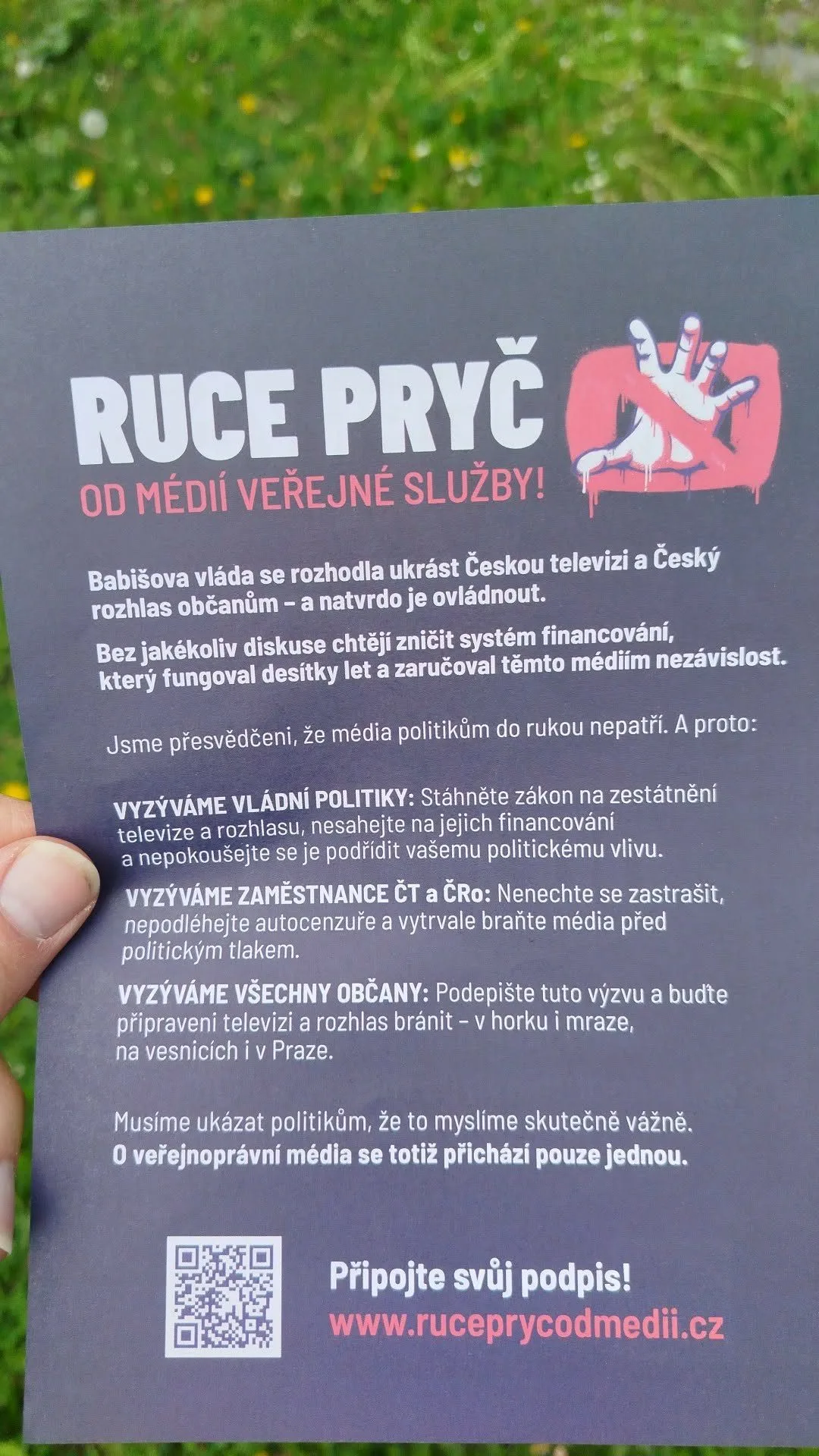 ON-LINE: I Jihlava se připojila k pochodu na podporu médií. Lidé směřují na náměstí