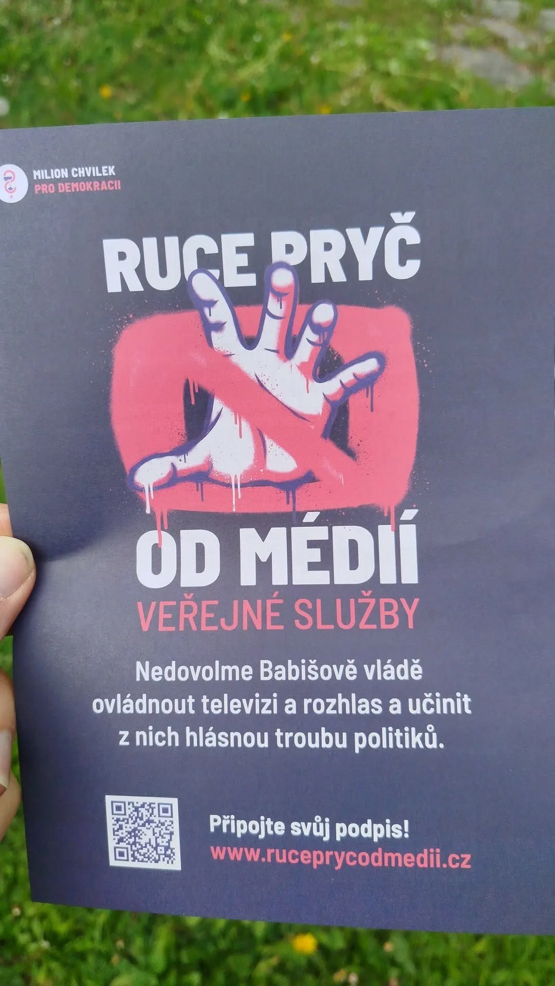 ON-LINE: I Jihlava se připojila k pochodu na podporu médií. Lidé směřují na náměstí