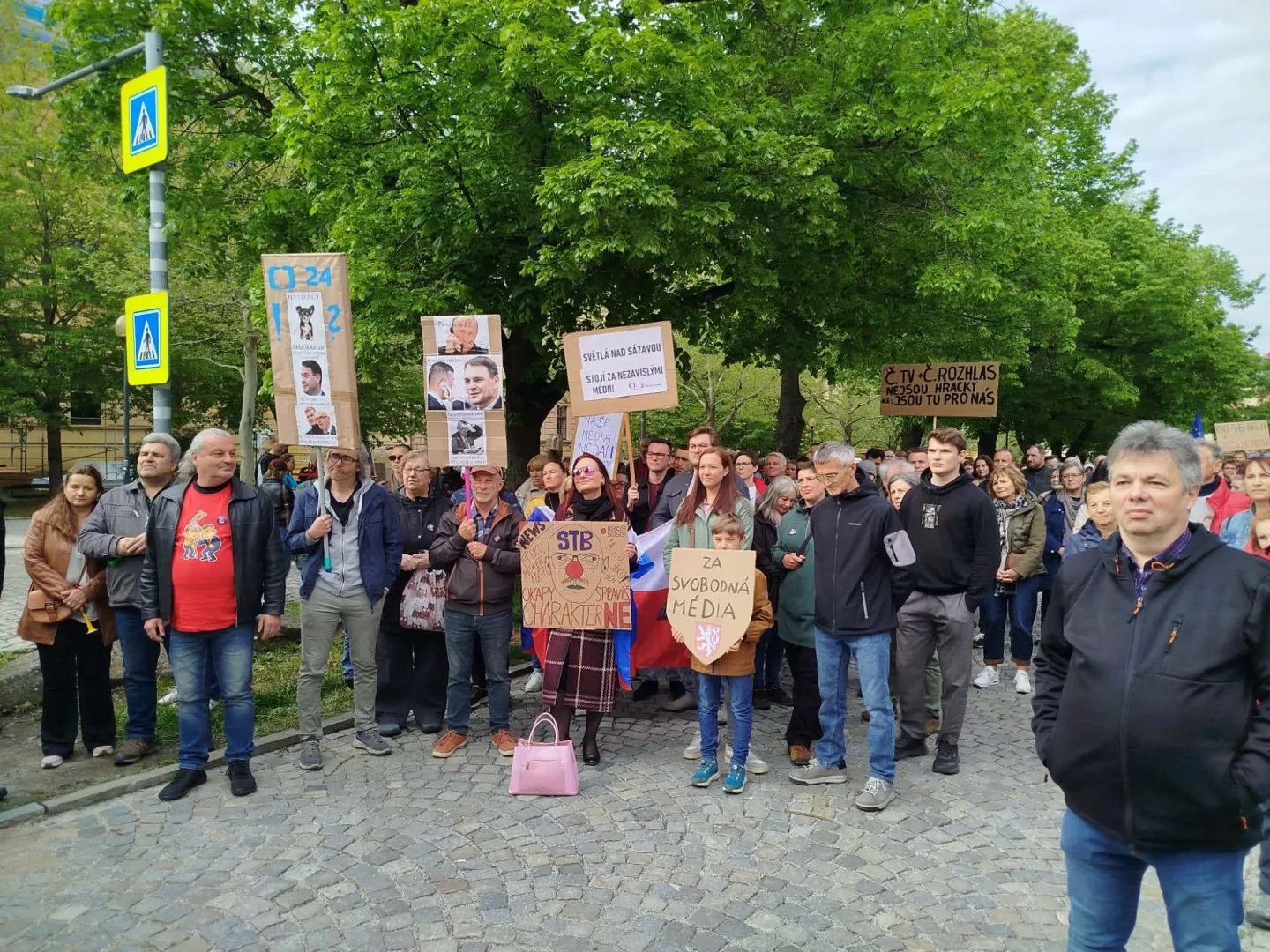 ON-LINE: I Jihlava se připojila k pochodu na podporu médií. Lidé půjdou na náměstí