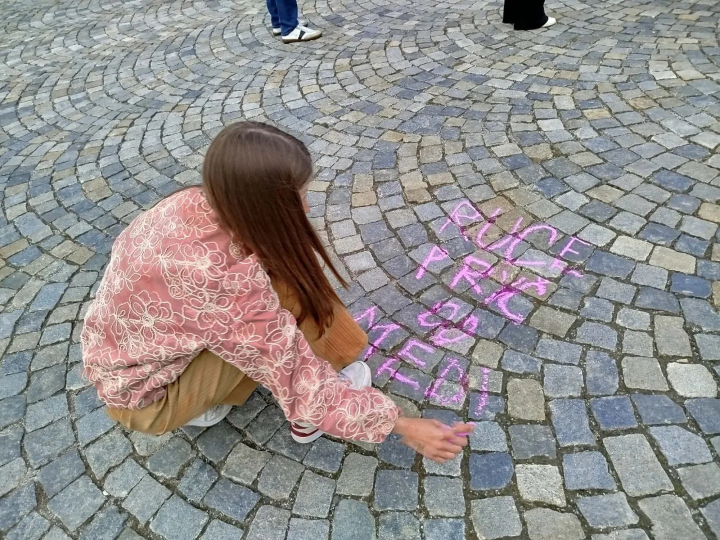 ON-LINE: Stáhněte tu věc! I Jihlava se připojila k pochodu na podporu médií