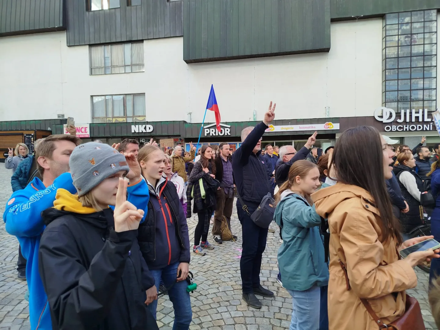 ON-LINE: Stáhněte tu věc! I Jihlava se připojila k pochodu na podporu médií