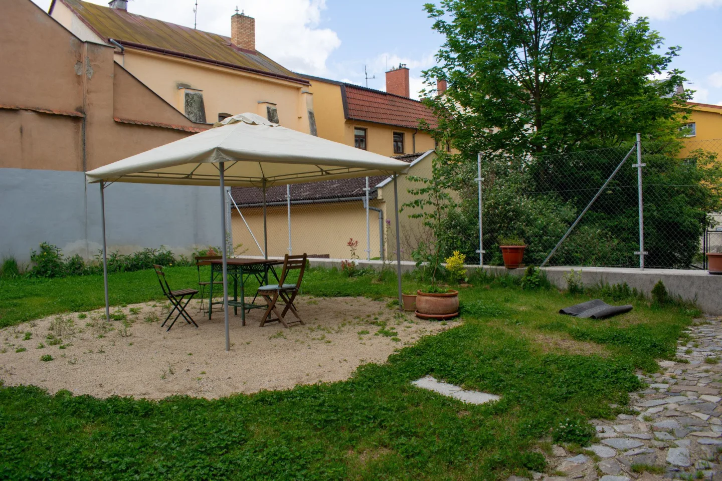 FOTO: Stříbrný dům funguje dva roky, Jiří Neubert představil jeho minulost i současnost. Foto: Michal Šalanda
