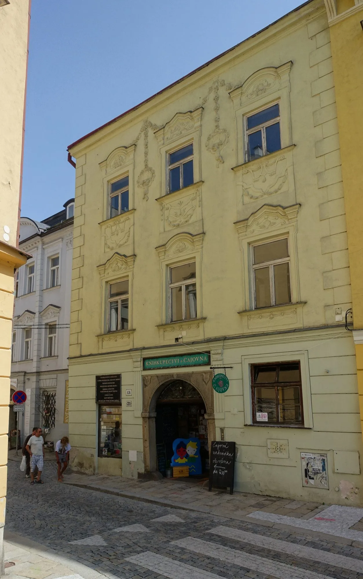 Stříbrný dům před rekonstrukcí a v jejím průběhu. Foto: Jiří Neubert