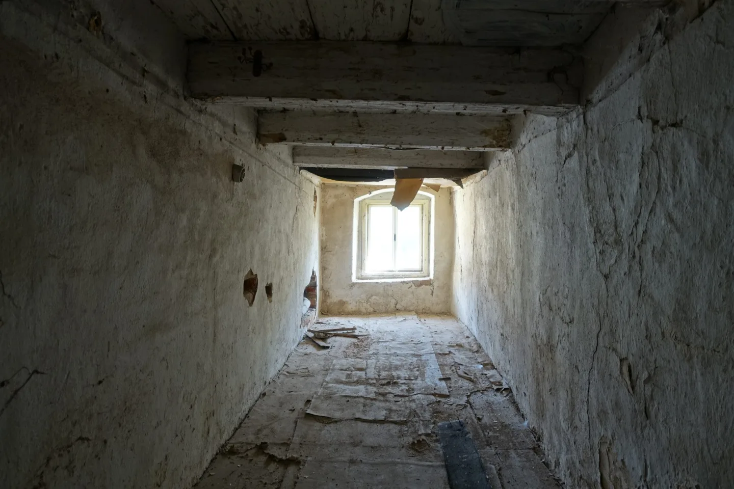 Stříbrný dům před rekonstrukcí a v jejím průběhu. Foto: Jiří Neubert