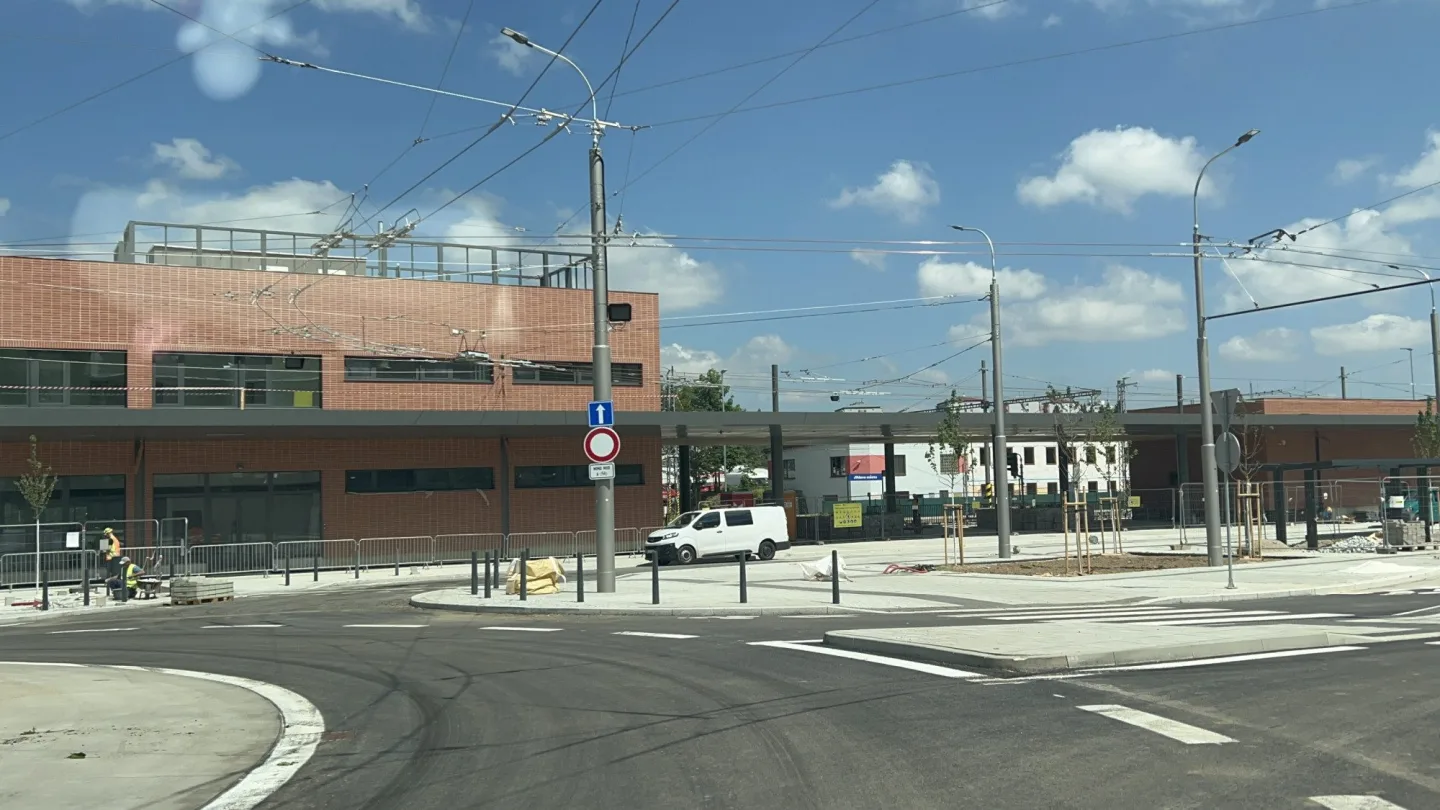 FOTO, VIDEO: Po Evropské ulici v Jihlavě už jezdí auta, má jich být šestnáct tisíc denně