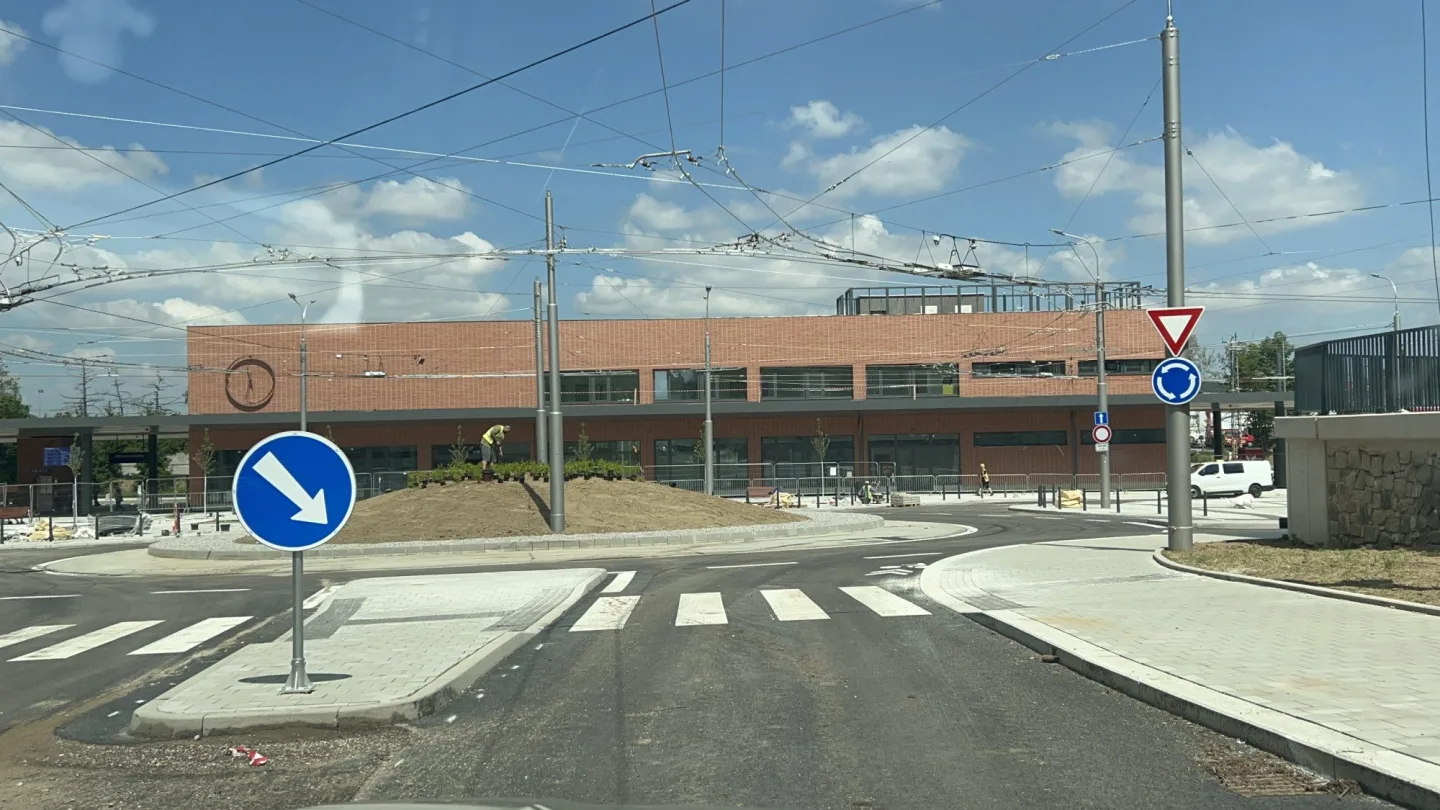 FOTO, VIDEO: Po Evropské ulici v Jihlavě už jezdí auta, má jich být šestnáct tisíc denně