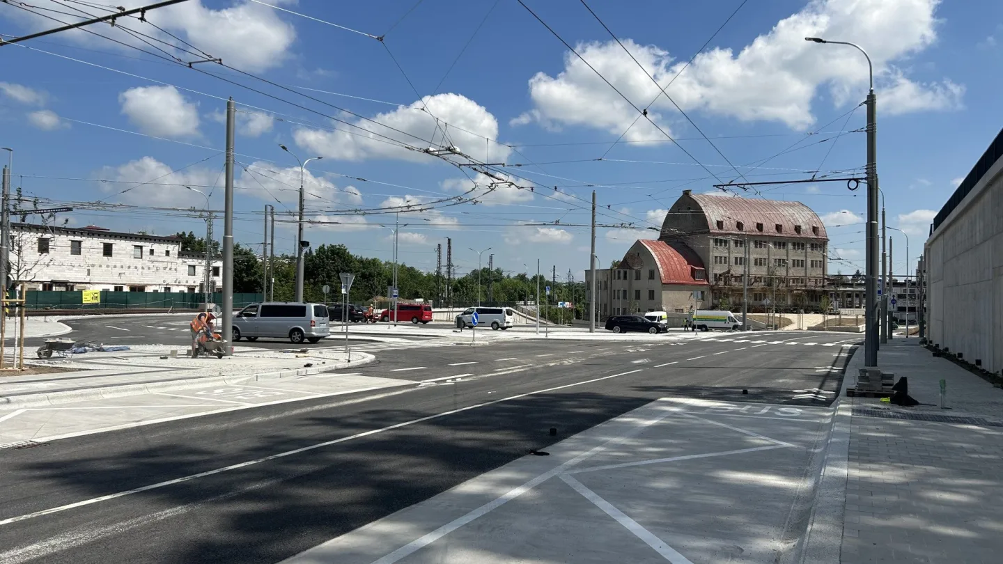 FOTO, VIDEO: Po Evropské ulici v Jihlavě už jezdí auta, má jich být šestnáct tisíc denně