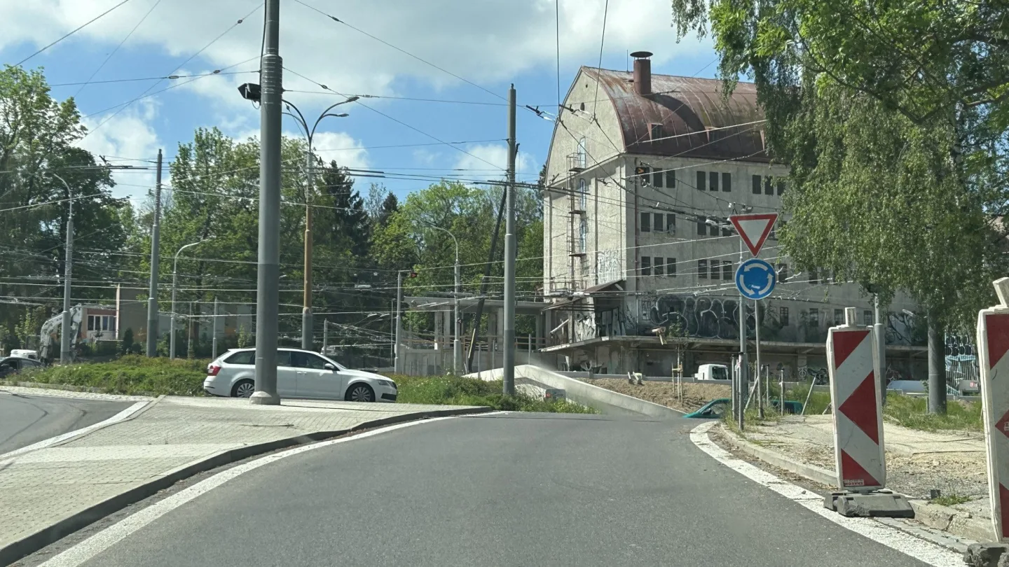FOTO, VIDEO: Po Evropské ulici v Jihlavě už jezdí auta, má jich být šestnáct tisíc denně