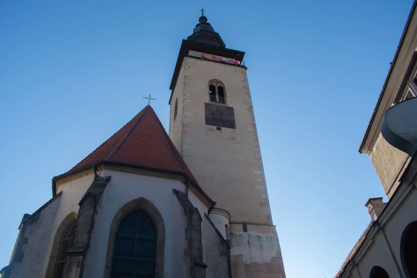 VIDEO, FOTO: Historie, hudba i zvony. Noc kostelů přilákala do Telče řadu návštěvníků