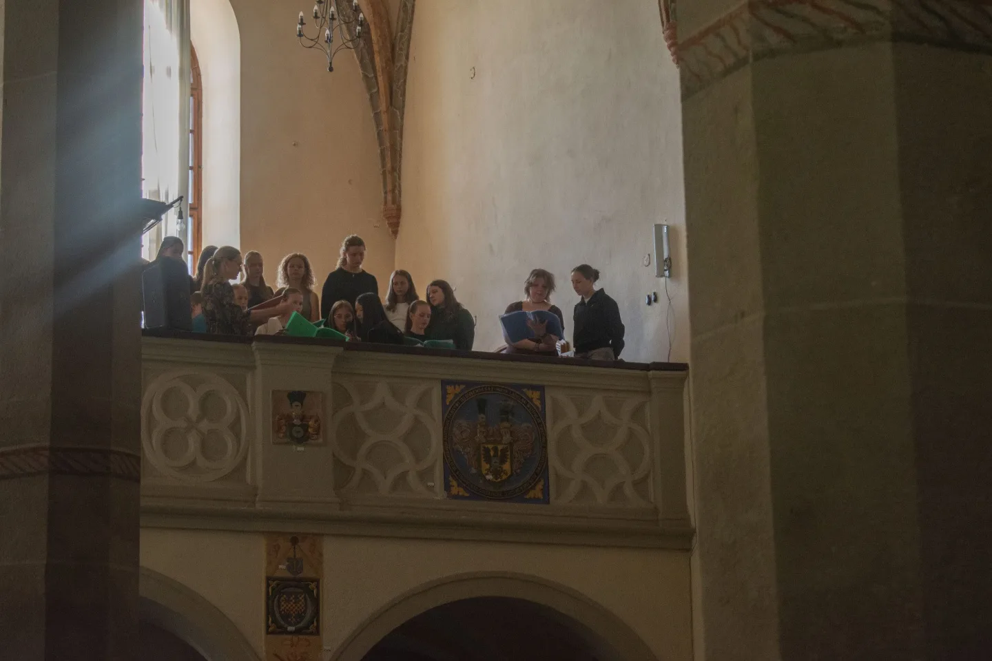 VIDEO, FOTO: Historie, hudba i zvony. Noc kostelů přilákala do Telče řadu návštěvníků