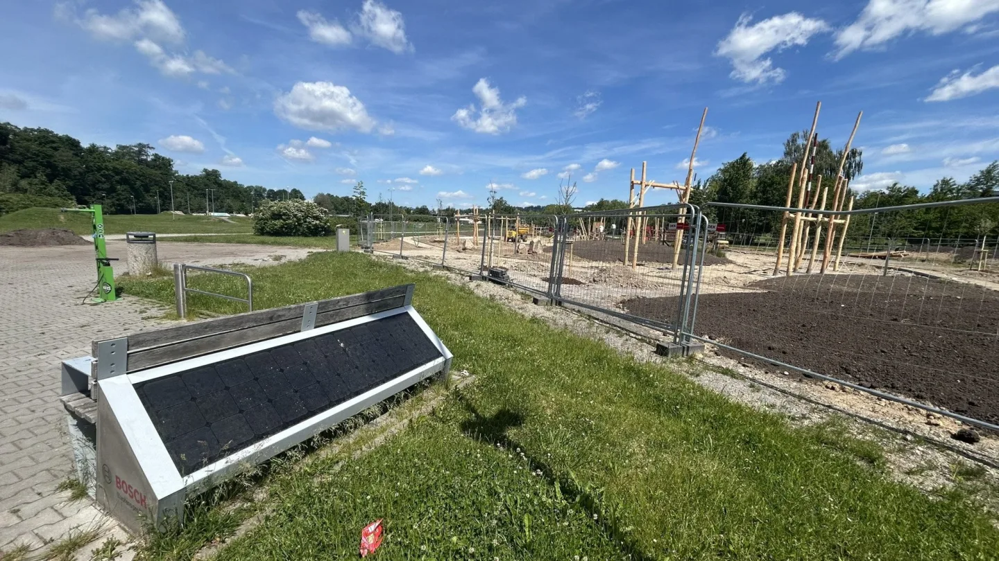 VIDEO: Stavba nového hřiště v Jihlavě jde do finiše. Stín zajistí kryté přístřešky