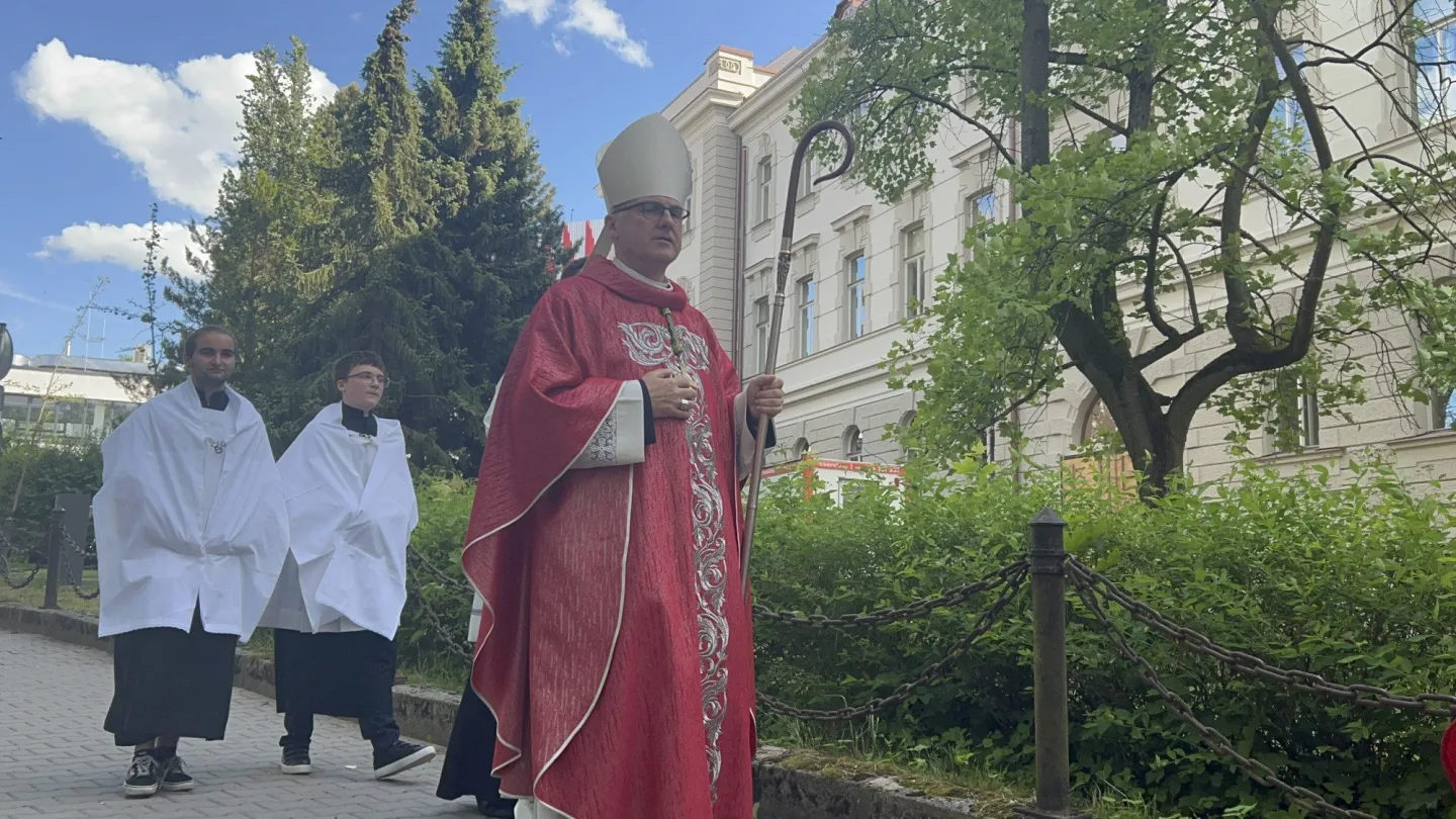 VIDEO: Bula a Drbola jsou výzvou pro dnešní dobu, řekl na mši v Jihlavě pražský arcibiskup